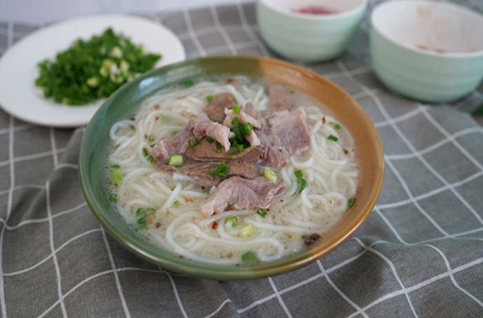 镇巴原味汤粉王培训